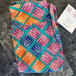 LuLaRoe brand new OS buttery soft leggings ONE SIZE Comfy pants